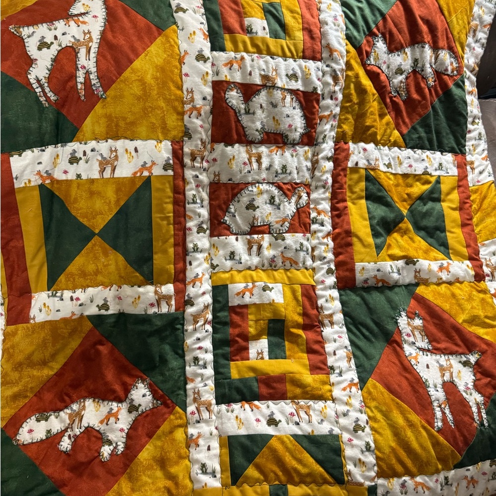 Beautiful appliqué quilt for baby or the kids!